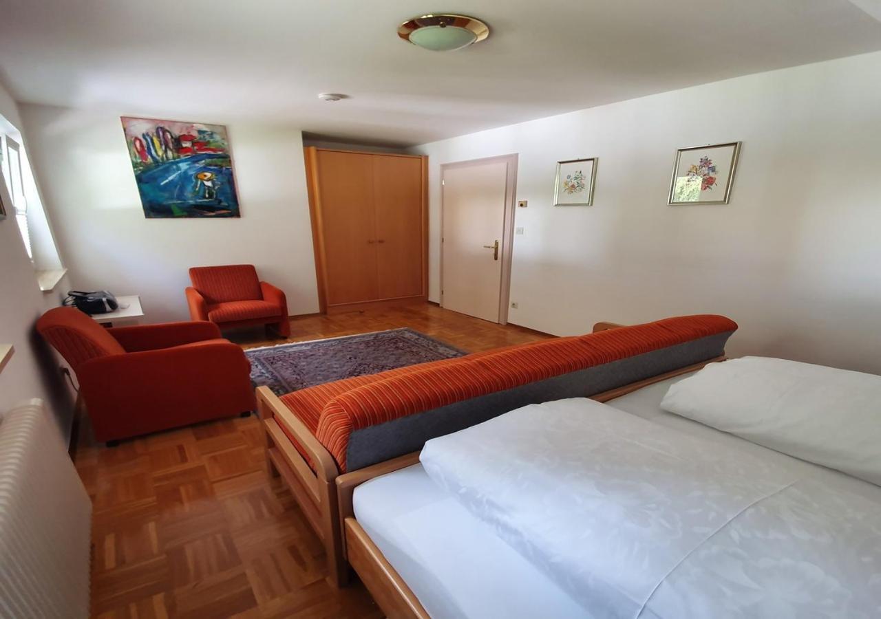 Haus Kraller-Urlaub Mit Seeblick Millstatt Luaran gambar