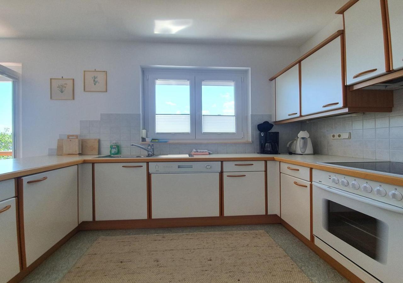 Haus Kraller-Urlaub Mit Seeblick Millstatt Luaran gambar