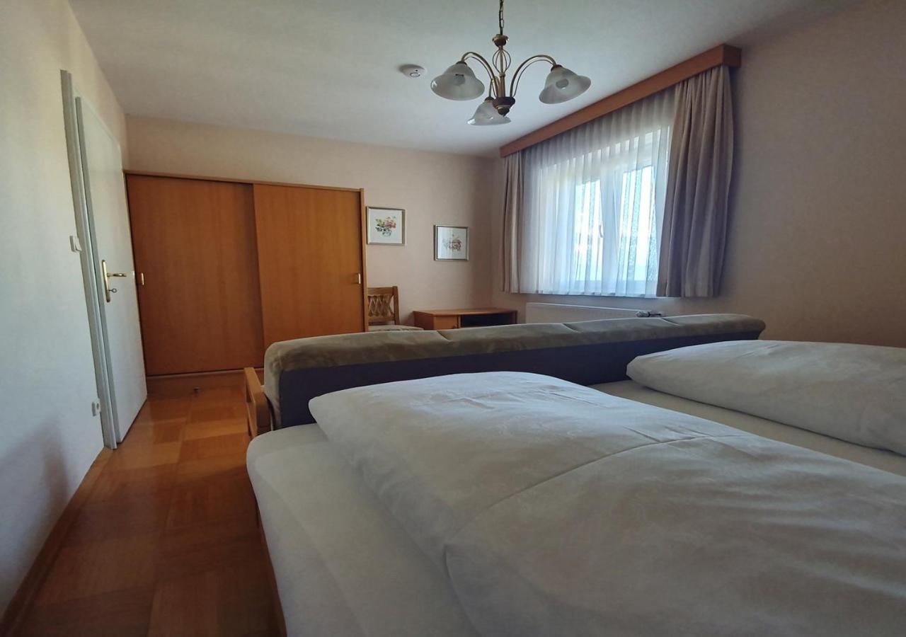 Haus Kraller-Urlaub Mit Seeblick Millstatt Luaran gambar