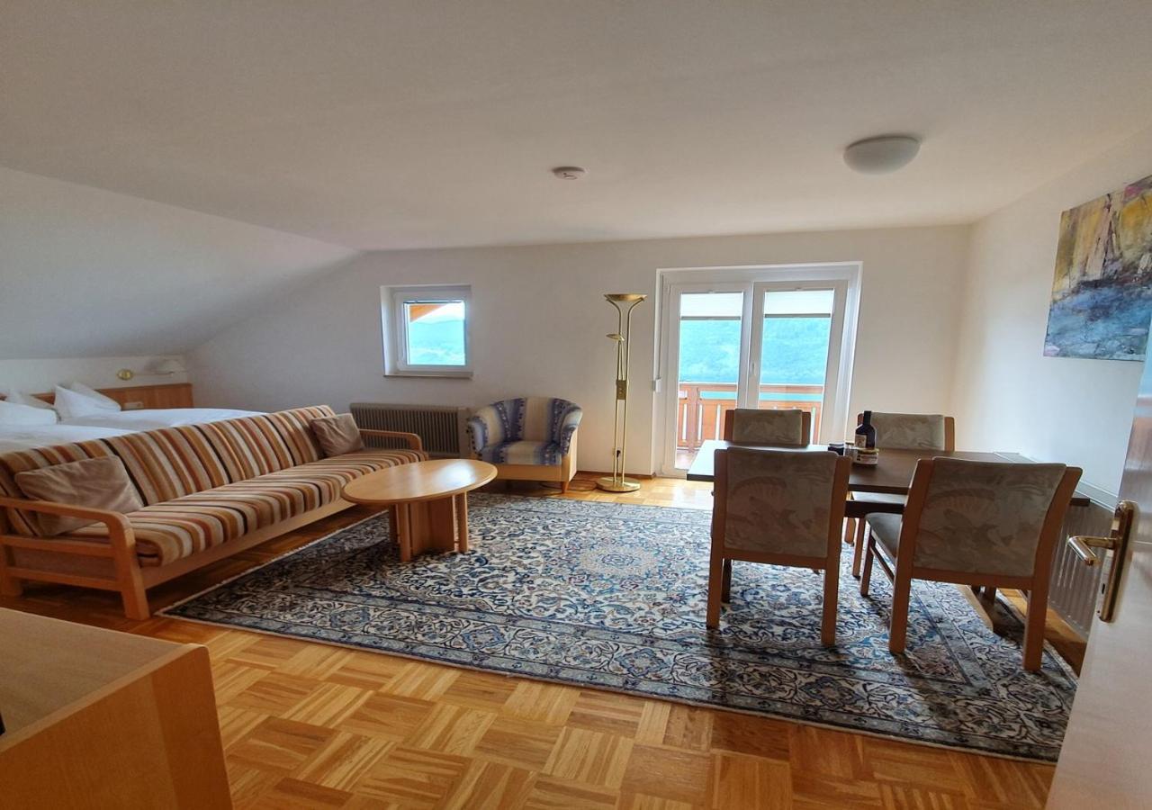 Haus Kraller-Urlaub Mit Seeblick Millstatt Luaran gambar