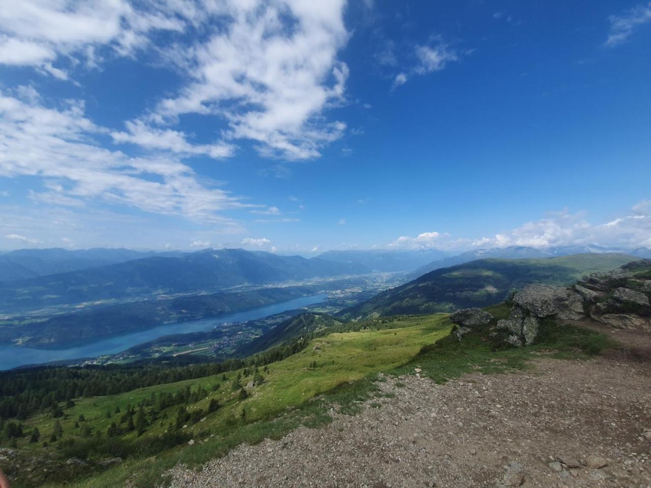 Haus Kraller-Urlaub Mit Seeblick Apartment Millstatt Luaran gambar