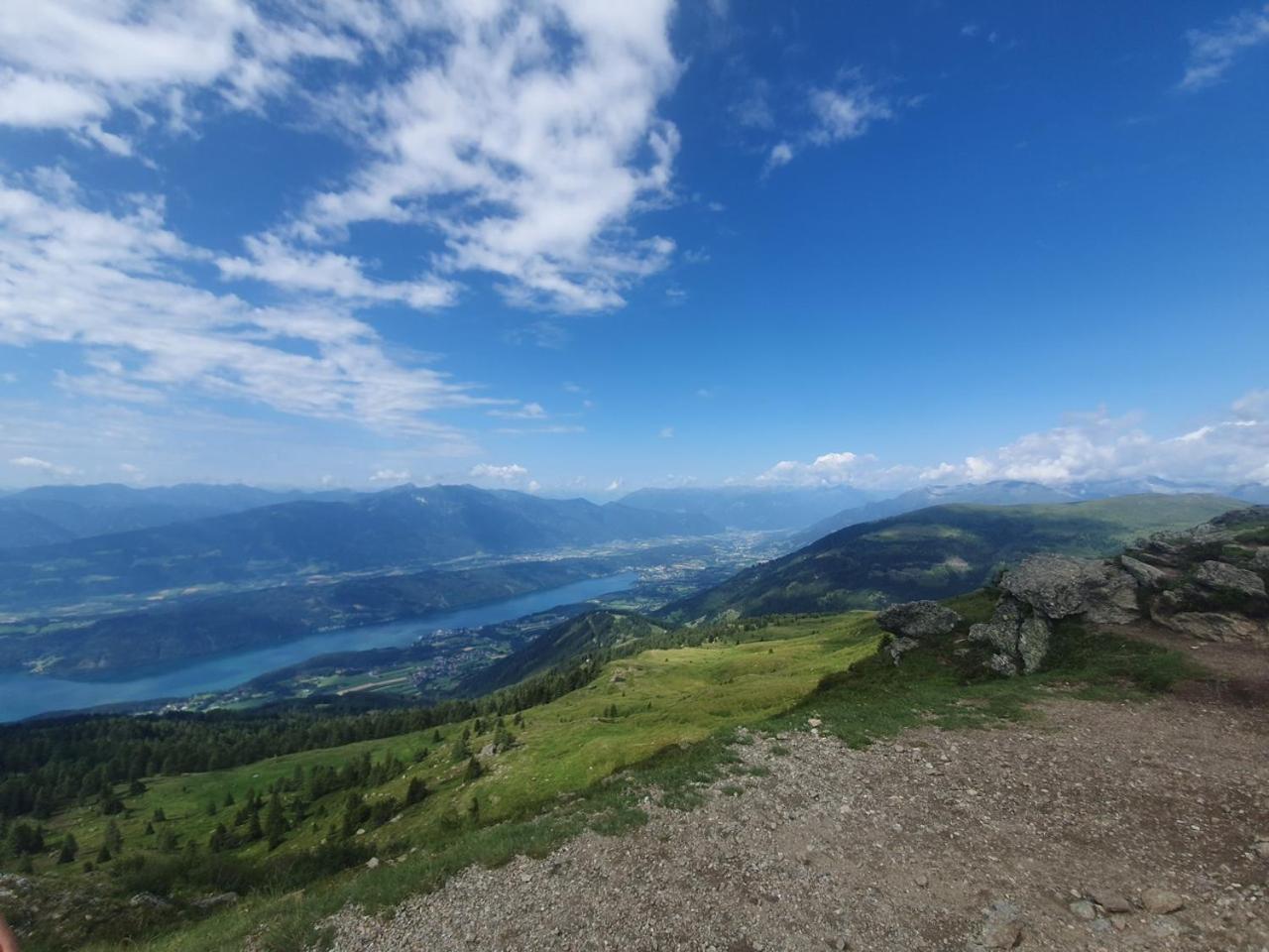 Haus Kraller-Urlaub Mit Seeblick Millstatt Luaran gambar